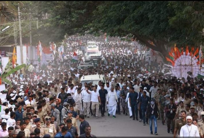 sharwan_inc's tweet photo. जहां तक नजर जा रही है
बस उम्मीद ही उम्मीद नजर आ रही है
#भारतजोड़ोयात्रा https://t.co/xPpeytjigS