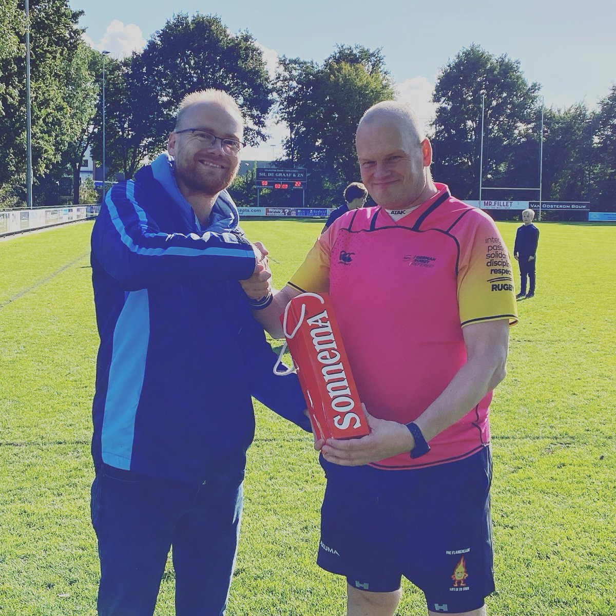 Ook de referee van vandaag weer bedankt! 🏉💪🏻
#weekvandescheidsrechter
#Rugby
#RugbyNL
#Bunschoten
#Spakenburg
