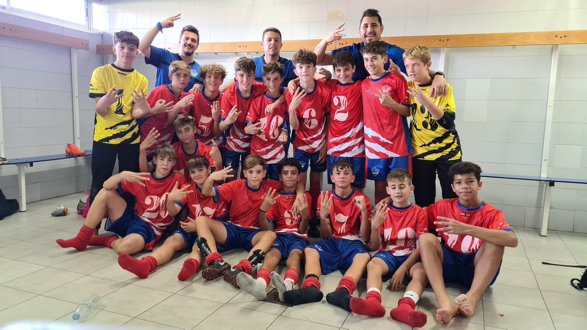 santicalde's tweet photo. Estrenamos casillero con 3 puntos en el derbi ante el @CDSanFernando1
Partido muy disputado y competido que finalmente cayó de nuestro lado por mayor acierto en las áreas y el control en los momentos clave.
A seguir trabajando! @CD_Coslada @menda_4 @alfonsodelhoyo #DHInfantil https://t.co/pMCPJJQ1sm