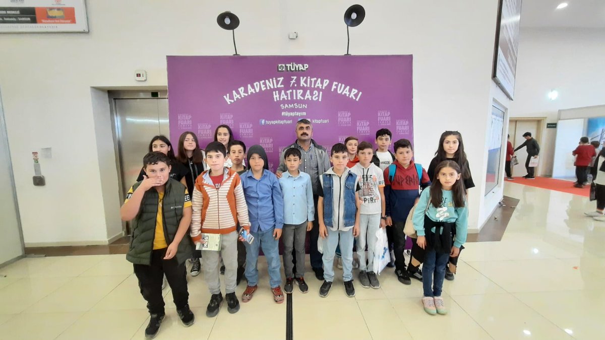 vezirkoprumem's tweet photo. Karkucak Ortaokulu öğrencileri, Okul Müdürü Dursun GÜRGENCİ ve Din Kültürü ve Ahlak Bilgisi Öğretmeni Huseyin KOÇ eşliğinde TÜYAP 7. Karadeniz Kitap Fuarını ve Bandırma Vapurunu ziyaret ettiler. @TCVezirkopru @resulozata55 https://t.co/OaSgVjR1AM