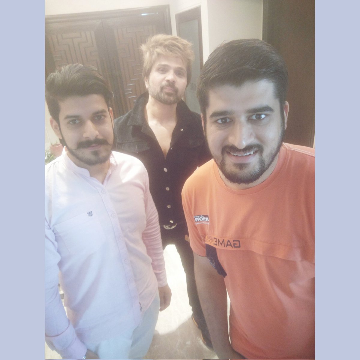 AmitBhat11's tweet photo. With my brothers ♥️
@alphabhat 
@HimeshMelodies 
#Himeshreshammiya 
#WelcomeHotelByITC #Katra 
#JammuAndKashmir
#VaishnoDevi
#JaiMataDi 🙏🙏 https://t.co/hsS9Vkiiug