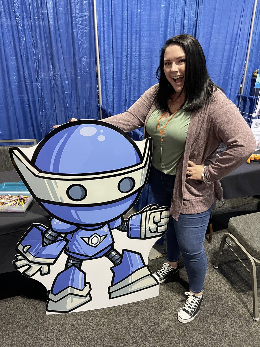 NonageGames's tweet photo. Come get your picture with ShockBot at @RetroGameCon! 😊
#retrogamecon #retrogamecon2022 #nonagegames #powerbotsbuilders #powerbots #indiedev #indiegames #indiegamedev https://t.co/146NAH7w5I