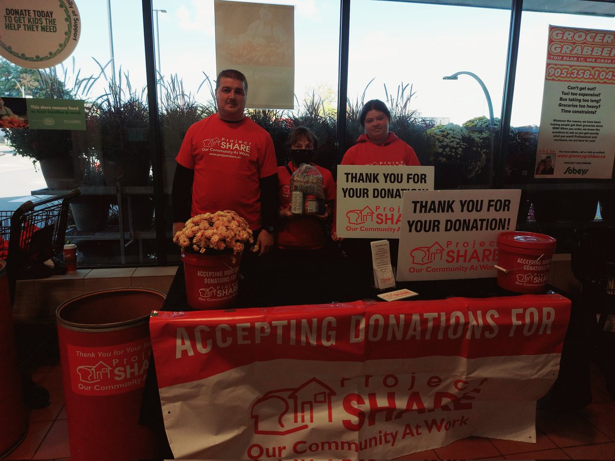 Pamela_Sharp's tweet image. Thankful for our awesome volunteers who are at Sobeys today accepting donations for @ProjectSHARE_NF ! Please help us ensure none of our @NiagaraFalls neighbours go hungry #ourcommunityatwork #happythanksgiving