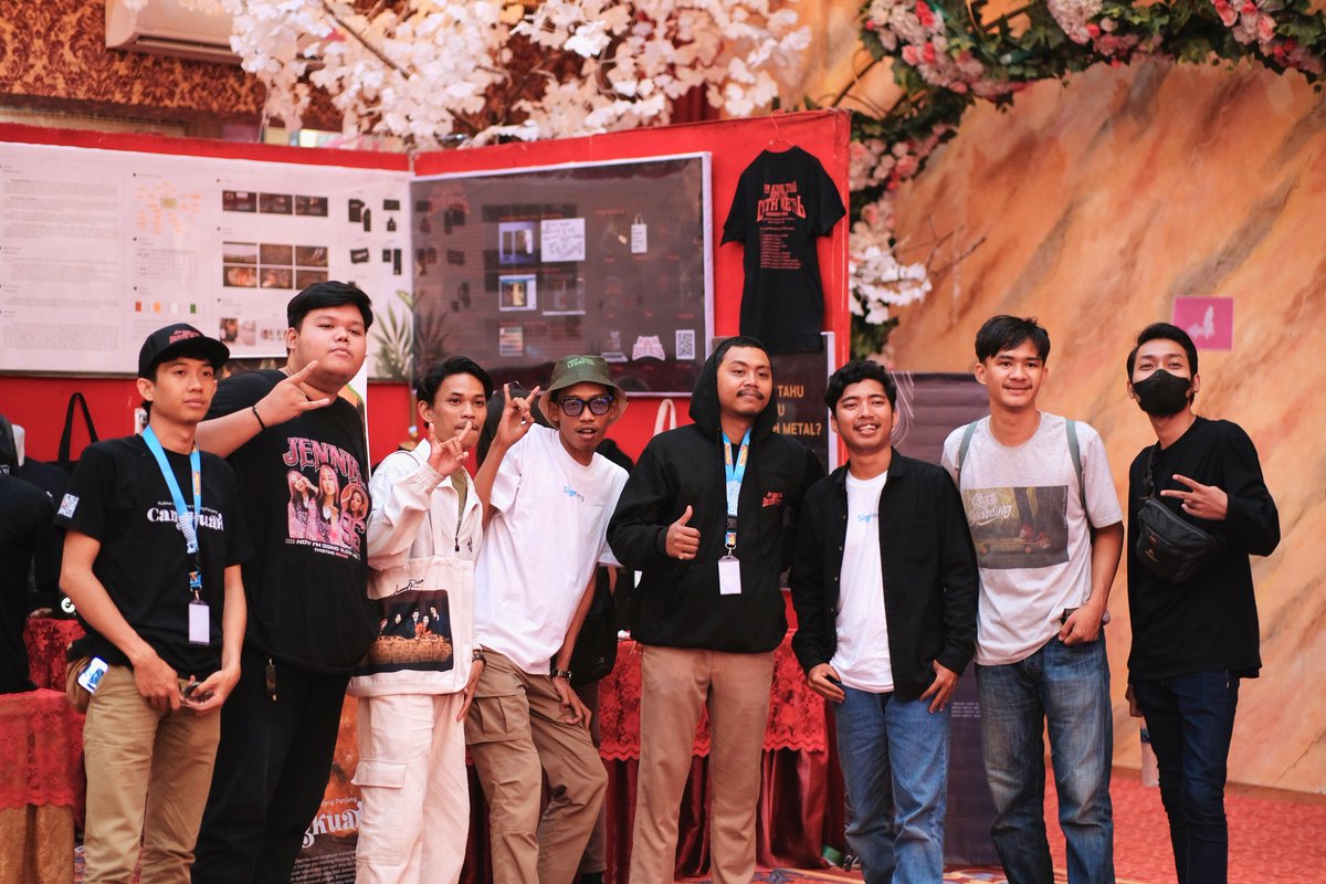 IgitTong's tweet photo. Pameran ku asik skali🥰 https://t.co/pnRxZAPfz7