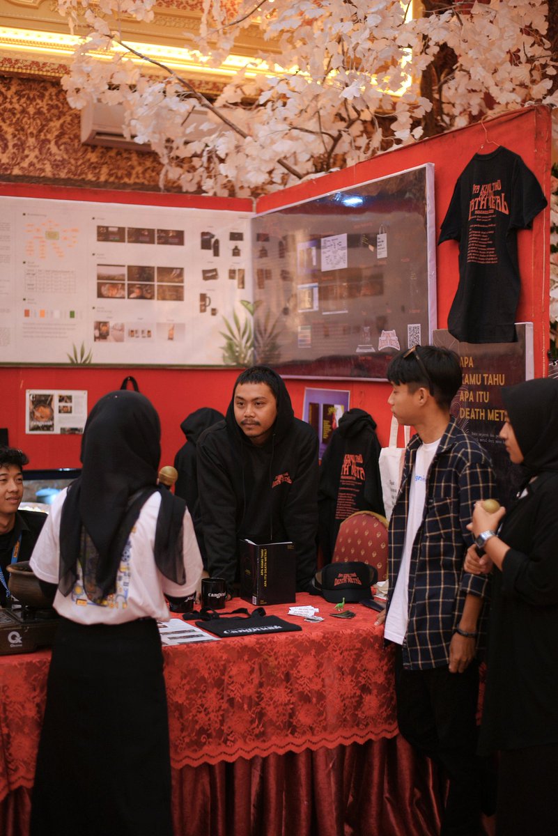 IgitTong's tweet photo. Pameran ku asik skali🥰 https://t.co/pnRxZAPfz7