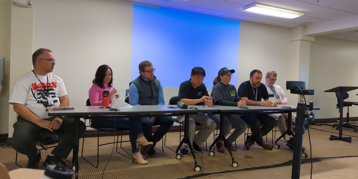 Educator panel to kick things off!