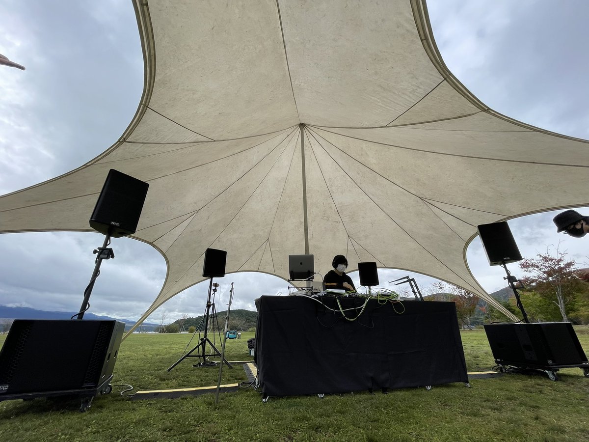 Earth_posc's tweet photo. #アニソンWOODSTOCK お疲れ様でした!Lake Side Stageで音響しておりました。イベント全体の熱量に高さに圧倒。自分は散歩以外はほとんどレイクサイドにいましたが、雰囲気の良さと皆の高まりがもの凄かった!#NEXO #EARTHSOUND https://t.co/LhHmQqcsnH