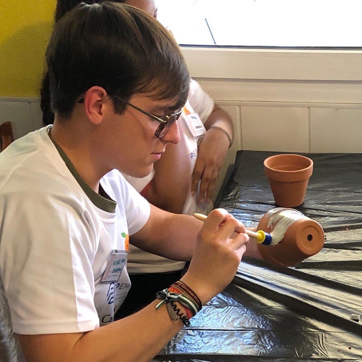 FPnaranja's tweet photo. Iniciamos #kintsugi en la sesión de tarde del I Encuentro Intercentros de #GestiónEmocional de #FP

Hay una grieta en todo, sólo así entra la luz… @IesVMagerit @IESFeria @Consaburum @AEPolitecVigo 

#ConvocatoriaDualiza con @fp_empresa y @CABK_Dualiza https://t.co/L0XrbOfpsA