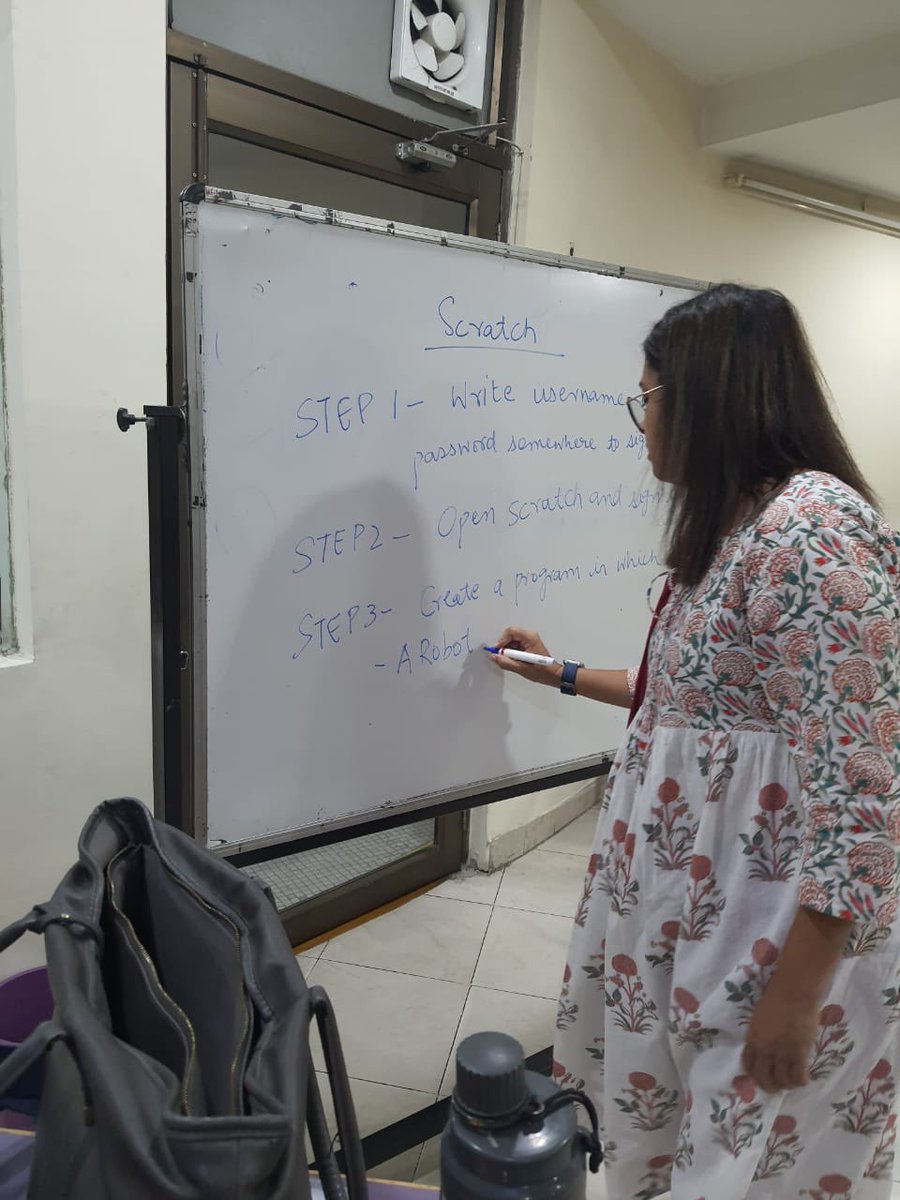 gauri23982358's tweet photo. Robotic  collaboration with Bellevue school Australia.Discussions on problem faced by both the countries on sdg 3,4 13 and finding solutions through padlet link and scratch class conducted In computer lab to give overview of coding. @ashokkp @Kavita_hm @Shipra_Srivastv @y_sanjay https://t.co/VQhQ4KwCWX
