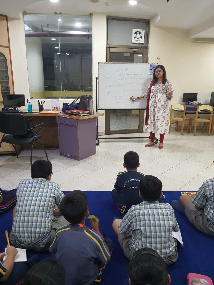 gauri23982358's tweet photo. Robotic  collaboration with Bellevue school Australia.Discussions on problem faced by both the countries on sdg 3,4 13 and finding solutions through padlet link and scratch class conducted In computer lab to give overview of coding. @ashokkp @Kavita_hm @Shipra_Srivastv @y_sanjay https://t.co/VQhQ4KwCWX