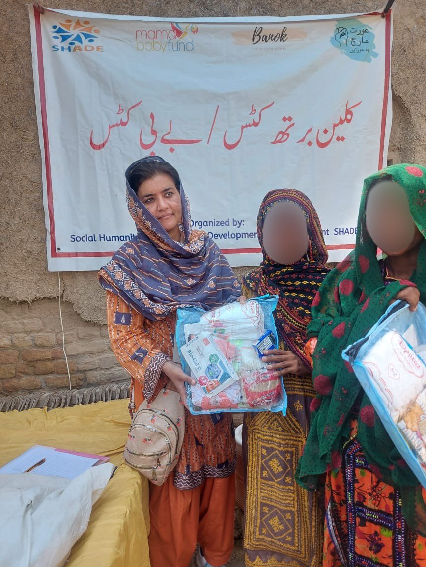 BanokW's tweet photo. The kits were distributed in Jaffarabad, Balochistan. Thanks to Hameeda Noor and SHADE for taking a step forward and reaching out to the people in need, @AuratMarchKHI for supporting the cause and most importantly Mama Baby Fund for donating these kits on our first call! https://t.co/DmNWgrV3lw