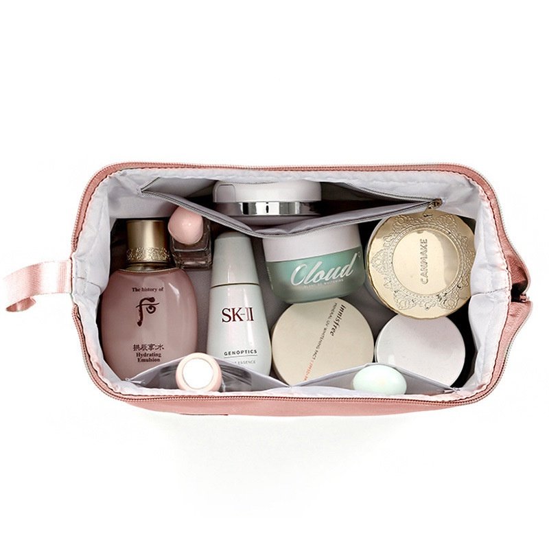 Rich_Reen's tweet photo. 🌹 Unisex Toiletry Bag 🌹

Sekarang dah boleh travel kan? So, beg nih sesuai utk korang yang suka jalan-jalan. Banyak barang boleh letak dalam nih. Ada 3 color pilihan guys.
Link kat sini 👉 https://t.co/01alV6d1k6 https://t.co/A6ygx7OHq4
