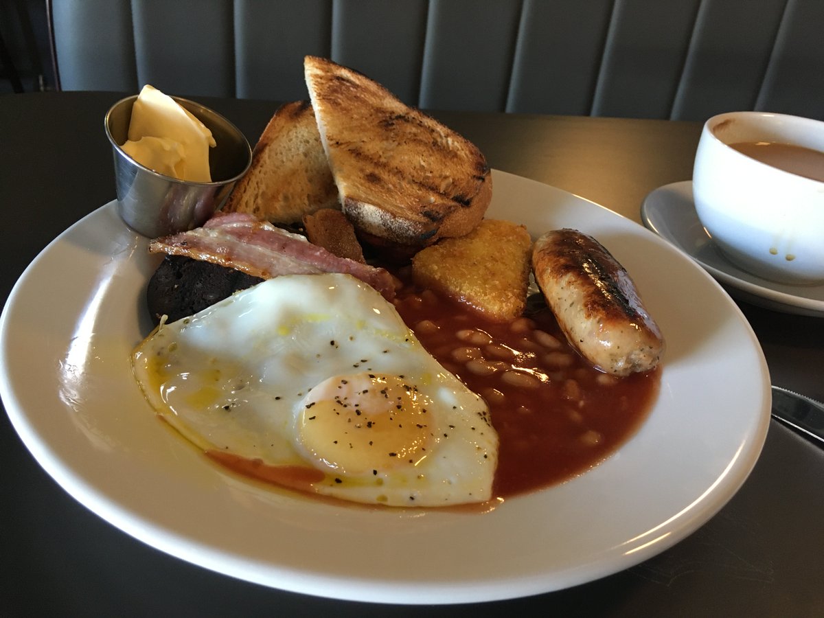 My delicious Full English today at Henry's café <a href="/fellowship_inn/">The Fellowship Inn</a> #Bellingham. Bacon especially good - there are veggie options too! May check out their wifi as a weekday home working alternative! #SE6