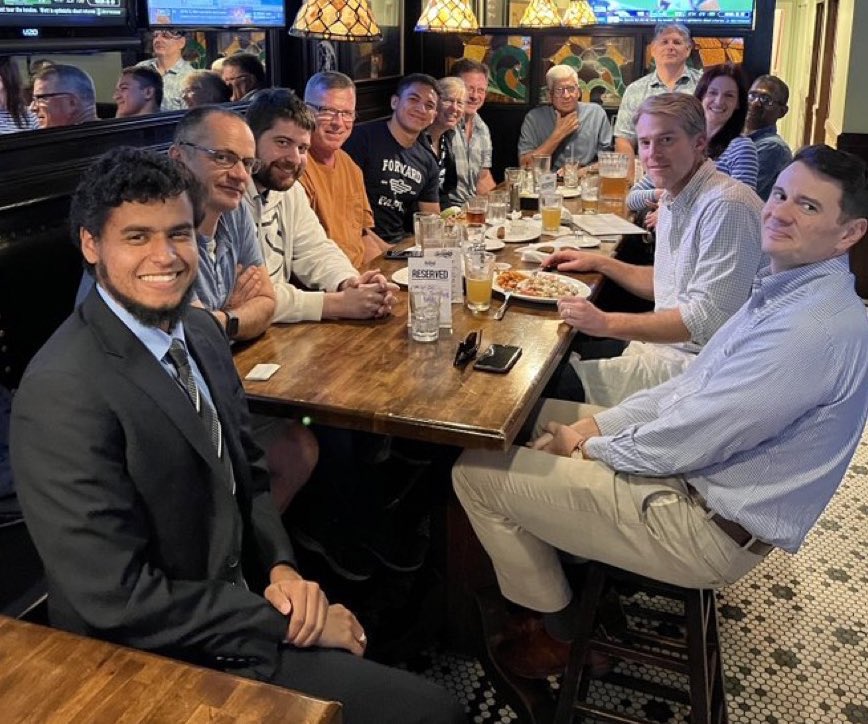 AndrewYang's tweet photo. If you want to enable a different more positive approach to politics that embraces diversity of thought and focuses on solving problems join us!  Let’s make people the point. ⬆️🇺🇸 @Fwd_Party https://t.co/zuMVZZF65j