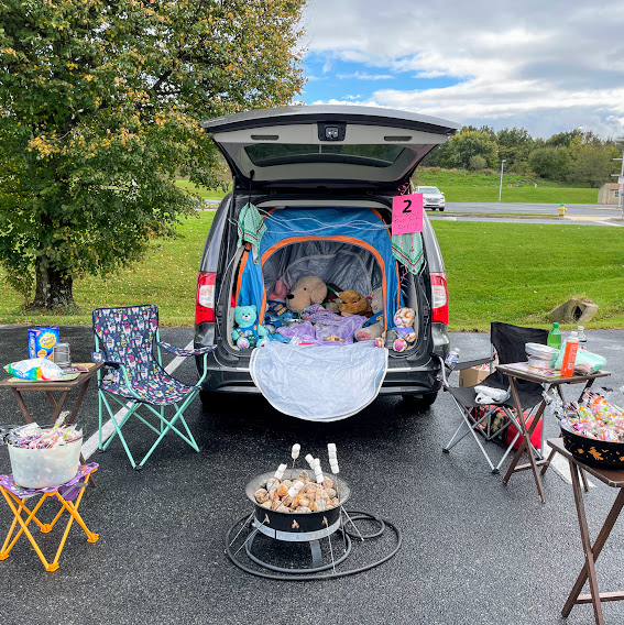 WaynesboroY's tweet photo. Trunks Needed for the Y's Trunk or Treat on Saturday, October 22nd!
We need you to make this an awesome event for our community! If you are able to decorate a truck,  please email  kathy@waynesboroymca.org   
Enjoy some fun pics from last year, it was so fun
#waynesboropa https://t.co/ruwacqNHF5