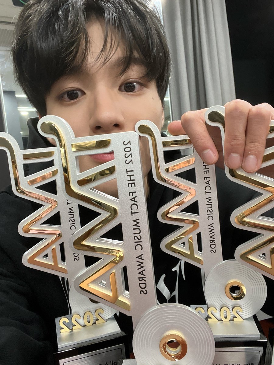 kingisjeno's tweet photo. 너어는 정말 귀엽다 ... 。 https://t.co/juP7oJbqbf
