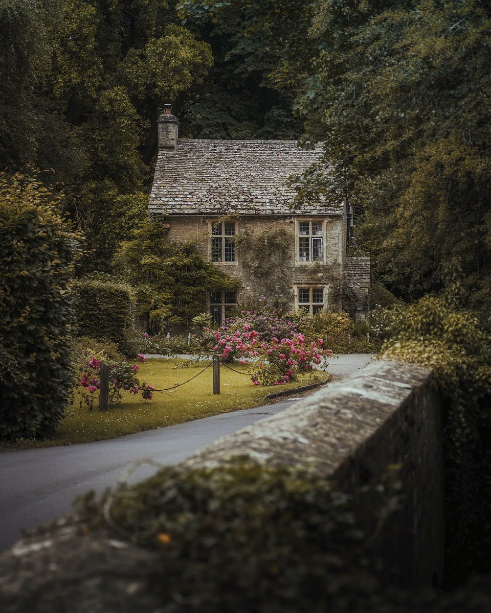 GM 🤟🏼

Ampney Crucis, Gloucestershire. 🇬🇧