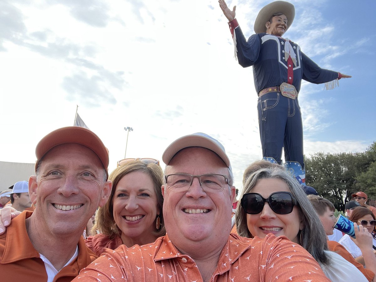 coachTed83's tweet photo. Texas Fight! #TXStateFair https://t.co/0vbk914EQa