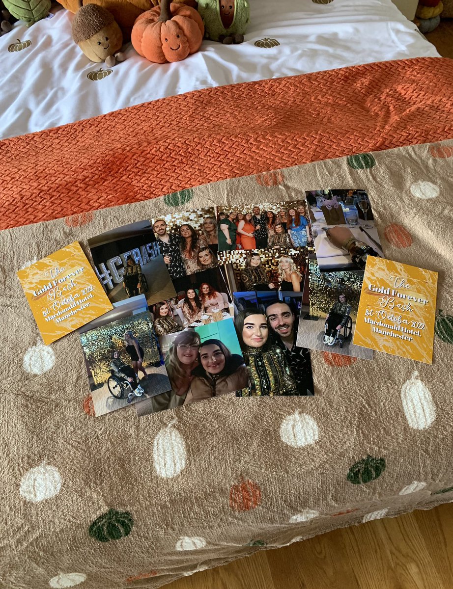 beauticoleex's tweet photo. How was the #goldforeverbash a week ago @TheCougz_?!🥺😭 Honestly the most precious night, for the most special cause @BrainTumourOrg 💛 If you’d like to help raise even more funds, my #gfbash commemorative print is still currently available✨>> https://t.co/xZOgH0cNDA #thewanted https://t.co/7H9x1mHVjq