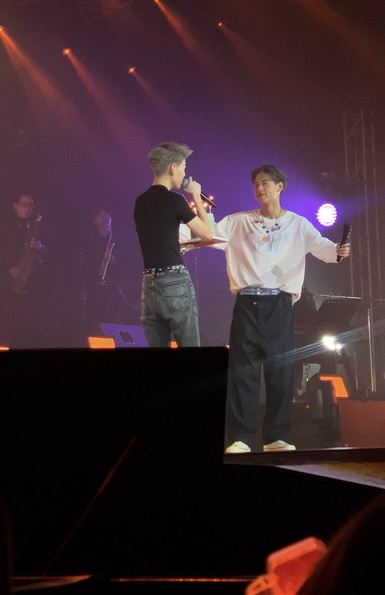 แว้สกวกวกวกววกวกวกวกวกง #GoldenHourFanmeeting