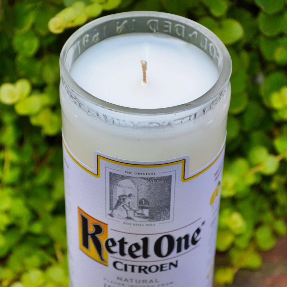 RedClayCandles's tweet photo. My latest upcycle candle creation... #vodka #candles #redclaycandles #upcycled https://t.co/w9ISTqUYpM
