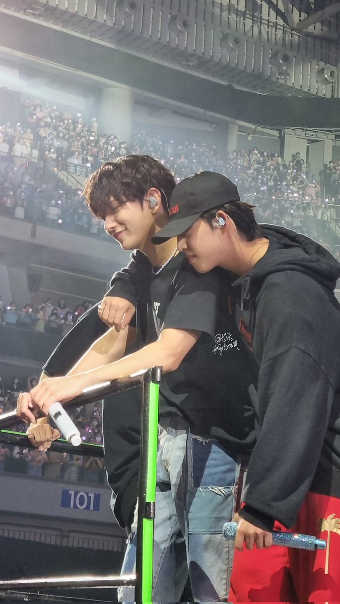 cheolsoozone's tweet photo. they are REAL!!! https://t.co/n9CHxoIYZU