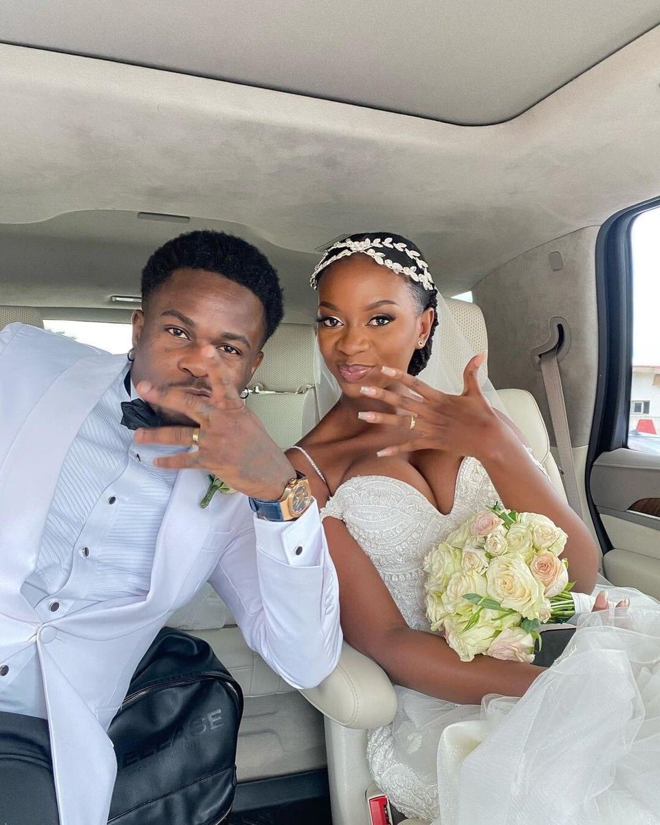Clement_Mbom's tweet photo. Félicitations à Mr et Mrs Bassa💍😍 https://t.co/c0opOLXXmx