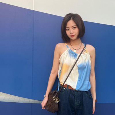 weiwei0402's tweet photo. #新头像 https://t.co/LrCNfKz5hB