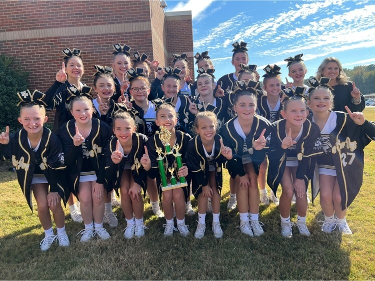 MCMS_Bulldogs's tweet photo. Another big win for MCMS Cheer!!  1st place out of 7 teams and highest score overall! 💛🖤💛🖤🏆💛🖤💛🖤#cheerdawgs #mcmsbulldogs #morehardware https://t.co/KDv9thONKx
