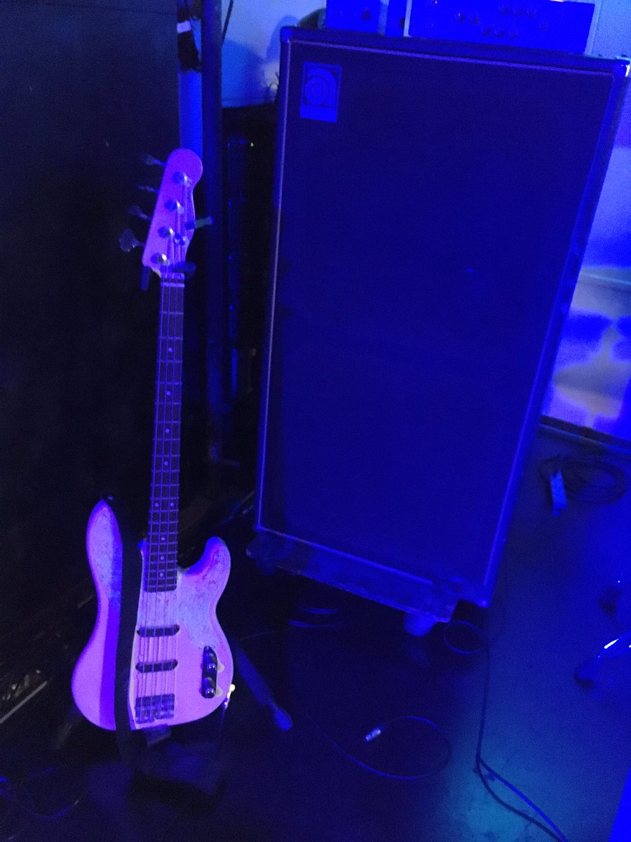 junki_bass's tweet photo. 楽しいライブでした！
#宮城島麻美
#albatrossguitarworks 
#A1FDpro
#Cali76CB 
#KIP001 https://t.co/oAeFsijrrd