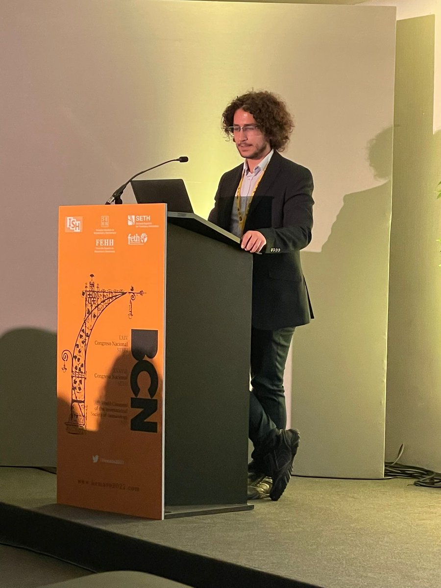 crh_MoralesIMIB's tweet photo. Sonia Águila, Pedro Garrido, Salvador Carrillo y Belen de la Morena @Bedelamo han presentado las últimas comunicaciones orales de @crh_MoralesIMIB en #Hemato2022 antes de iniciar las cuatro comunicaciones elegidas para la Sesión Plenaria. Habéis hecho muy buen trabajo.👍🏻👍🏻👍🏻👍🏻 https://t.co/rZYGvWvKi9