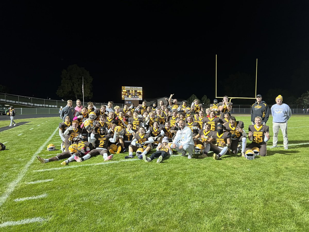 Great team win yesterday to move to 6-1 on the season and officially punched our 🎟️ into the post season. 🦅🏈
We appreciate the <a href="/BearsOutreach/">Chicago Bears</a> for coming out and making us the game of the week 🐻⬇️
<a href="/HDJ_Athletics/">Jacobs Athletics</a> <a href="/JacobsHighS/">Jacobs High School</a> <a href="/Wr86Zimm/">Coach Zim</a>