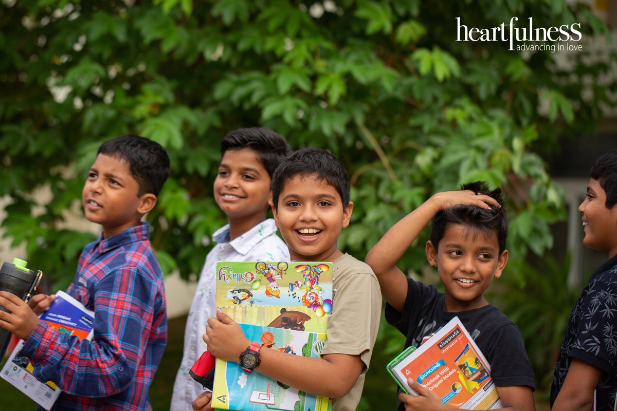kanhashantivan's tweet photo. Children enjoying the magic of @kanhashantivan

Tag those friends who filled your childhood with a galore of unforgettable memories!🤗💛 https://t.co/YoZsgVgeP0