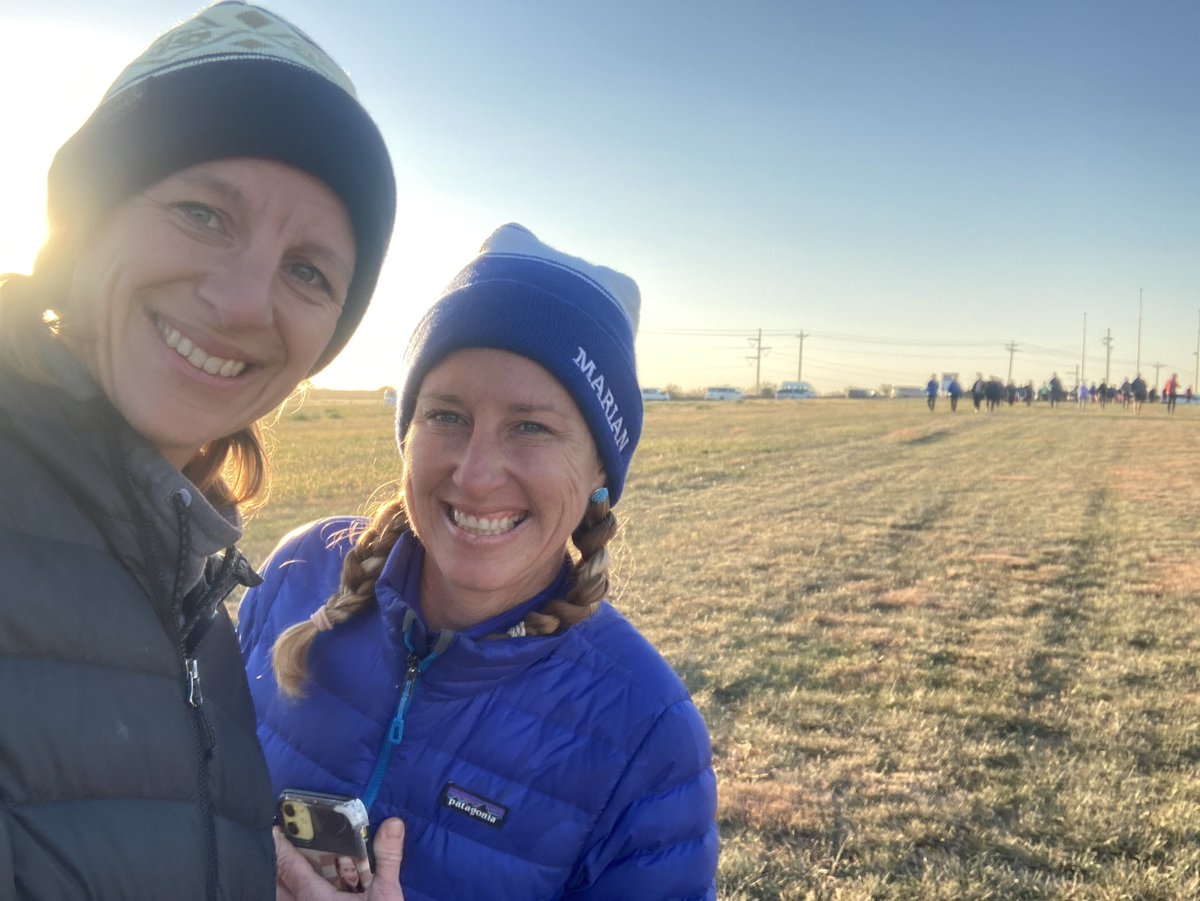 CoachMJensenCHS's tweet photo. #m2mrelay @momarchs https://t.co/bVRMr2Ltma