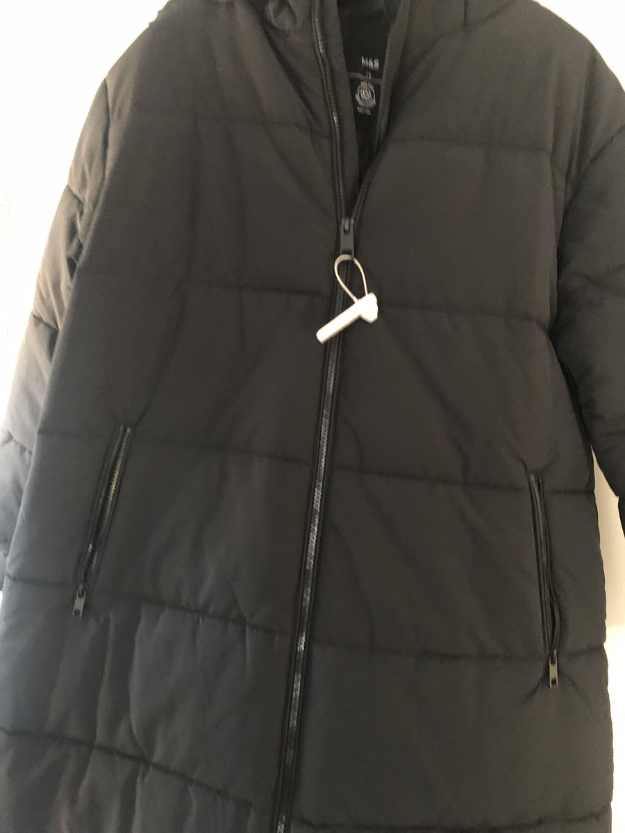 ItsMeShellll's tweet image. Love when you click and collect but they’ve packaged up your item with the security tag still on 😤 and it didn’t even go off when I left the store 🤷🏻‍♀️👏🏻 @marksandspencer