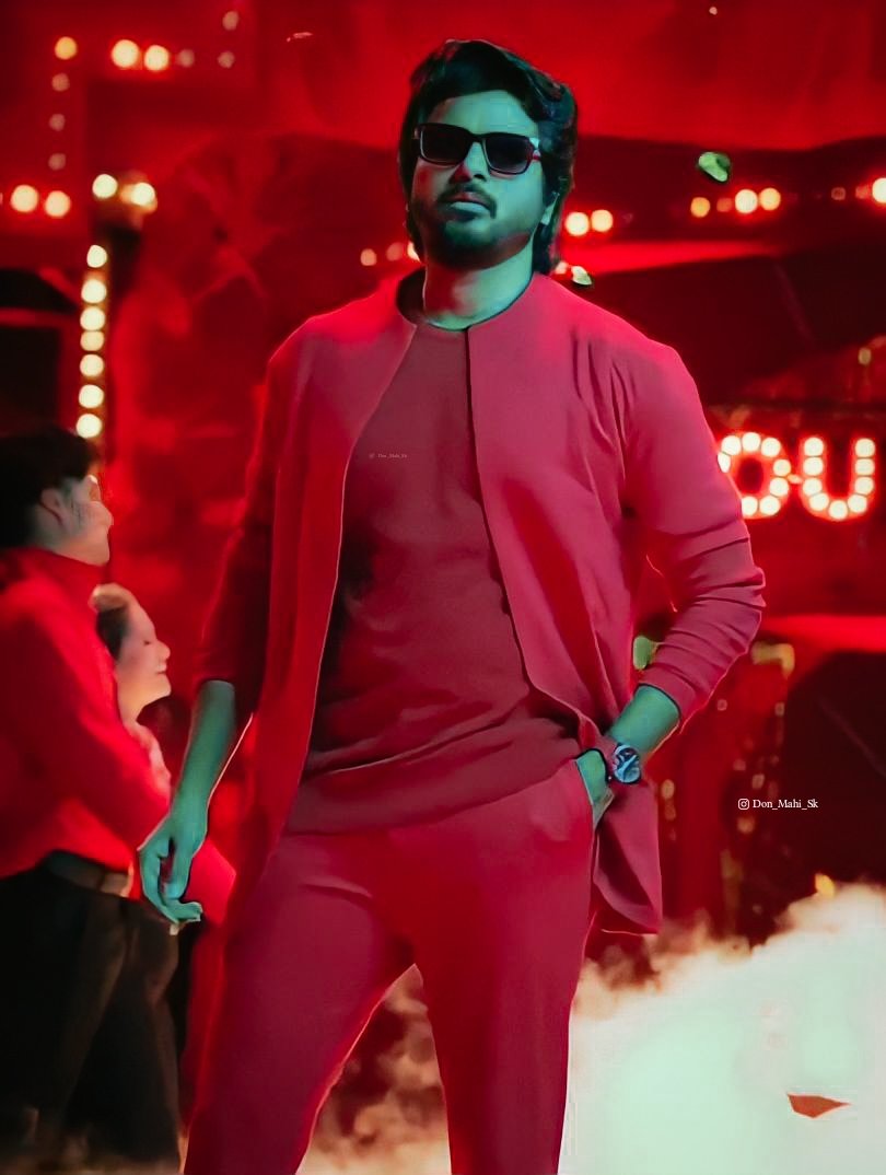 AmulThangachi's tweet photo. Uyirey @Siva_Kartikeyan cute ah irukiga anna💙🥺 luv u lots Naa💖😚 https://t.co/s95y4TXqcF