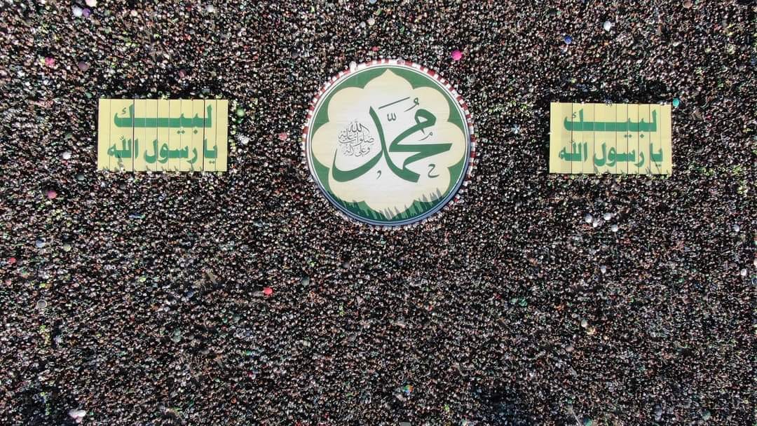 AbuShemNq's tweet photo. Yemenis celebrate the birthday of the Prophet Muhammad (peace be upon him) .
#CrimeanBridge
#Mawlidalnabi 
#Putin
#Islam
#Yemen  
 https://t.co/jDpM0WW9cX