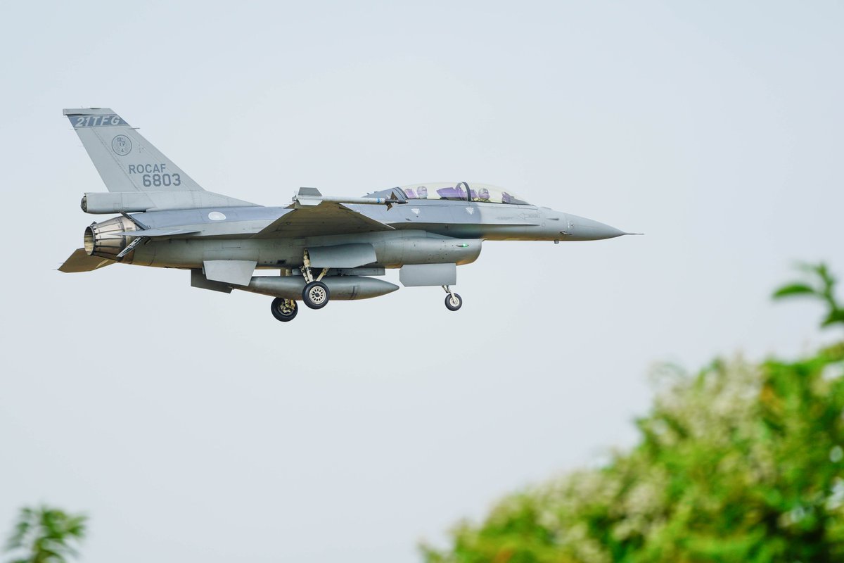 219071CSC's tweet photo. 嘉義行DAY2~~
SNIPER ATP+雙機編隊，運氣BUFF點滿   /RCKU
#台湾 #RCKU #ROCAF #F16VIPER #SONYα7III #FE100400GM #写真好きな人と繋がりたい https://t.co/o09n7PADUp