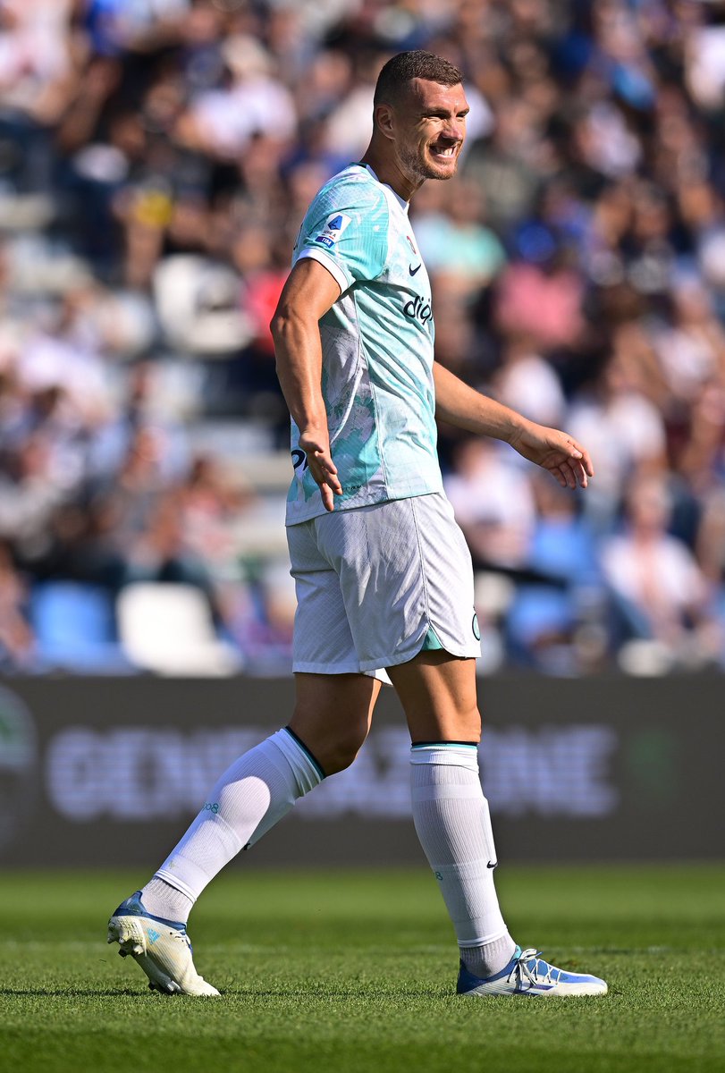 Inter_id's tweet photo. ⚽⚽😁

#SassuoloInter #ForzaInter https://t.co/qct3cE3MoW