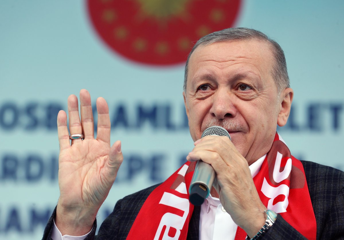 RTErdogan's tweet photo. Kuruluşun ve kurtuluşun şehri Balıkesir yanımızda olduğu müddetçe Allah’ın izniyle aşamayacağımız engel, üstesinden gelemeyeceğimiz sıkıntı yoktur.

Teşekkürler Balıkesir... 🇹🇷 https://t.co/LQassCmpbL
