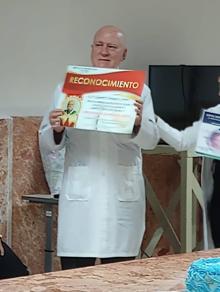 La Neonatología Tunera despide al "Profesor de Profesores" ,es un placer contar con UD durante tantos años en tan sencible Especialidad!!!
@dpslastunas 
<a href="/jquintero1718/">Lic.Jhoannys Dieguez</a> 
@Lourdes10709220 
<a href="/japortalmiranda/">José Angel Portal Miranda</a> 
@VivianaDps 
<a href="/hegtunas/">Hospital Ernesto Guevara de la Serna</a> 
@JaimeErnestoC 
<a href="/RenGallego3/">René Gallego</a>