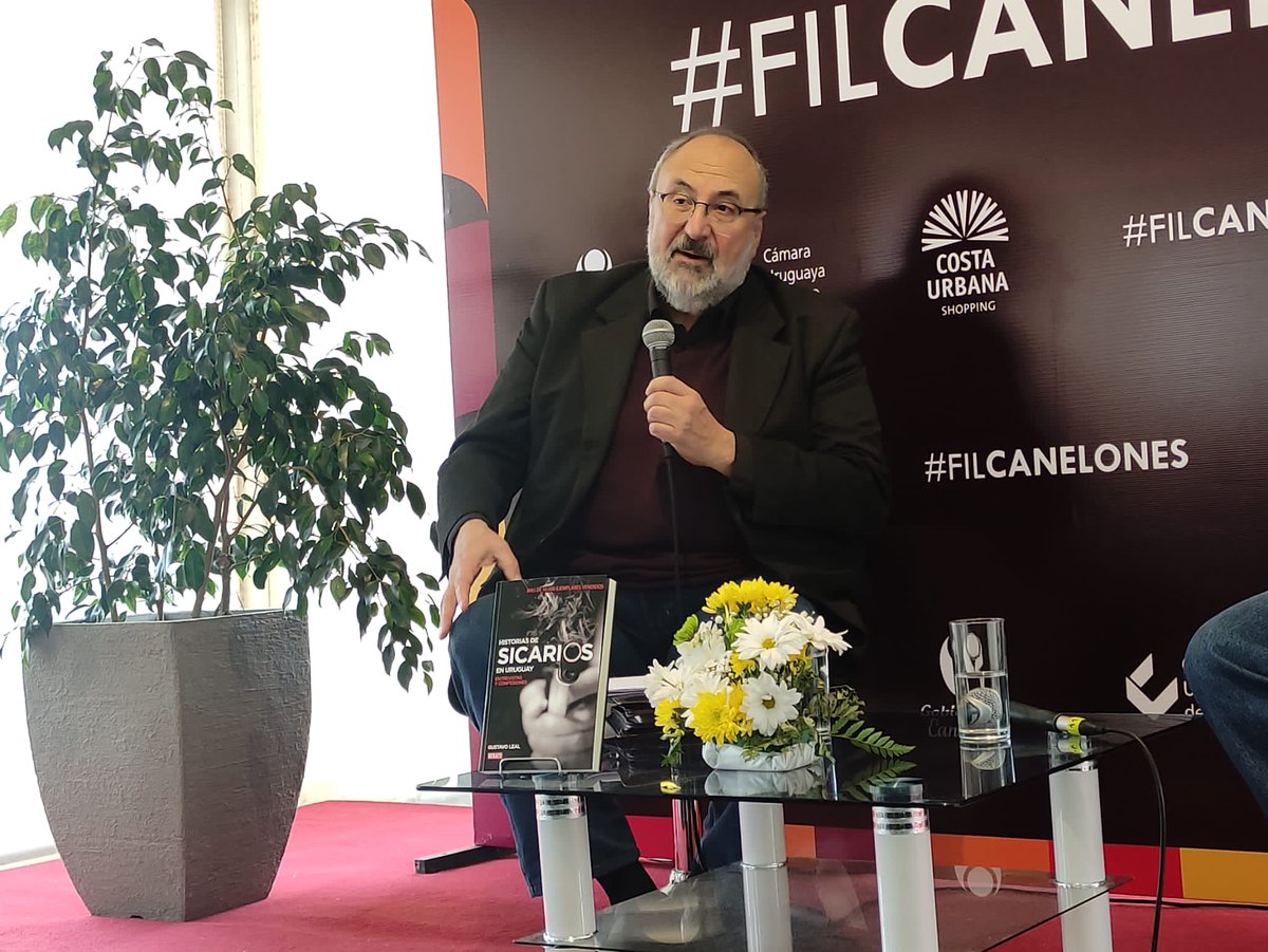 filcanelones's tweet photo. Intensamente transcurre la #FILCanelones hasta el 9/10 en Costa Urbana. Muchas gracias @GustavoLeal_uy y Juan Faroppa.
#FILC
Programa: https://t.co/vuRRRvUcpA https://t.co/23z125wMb1