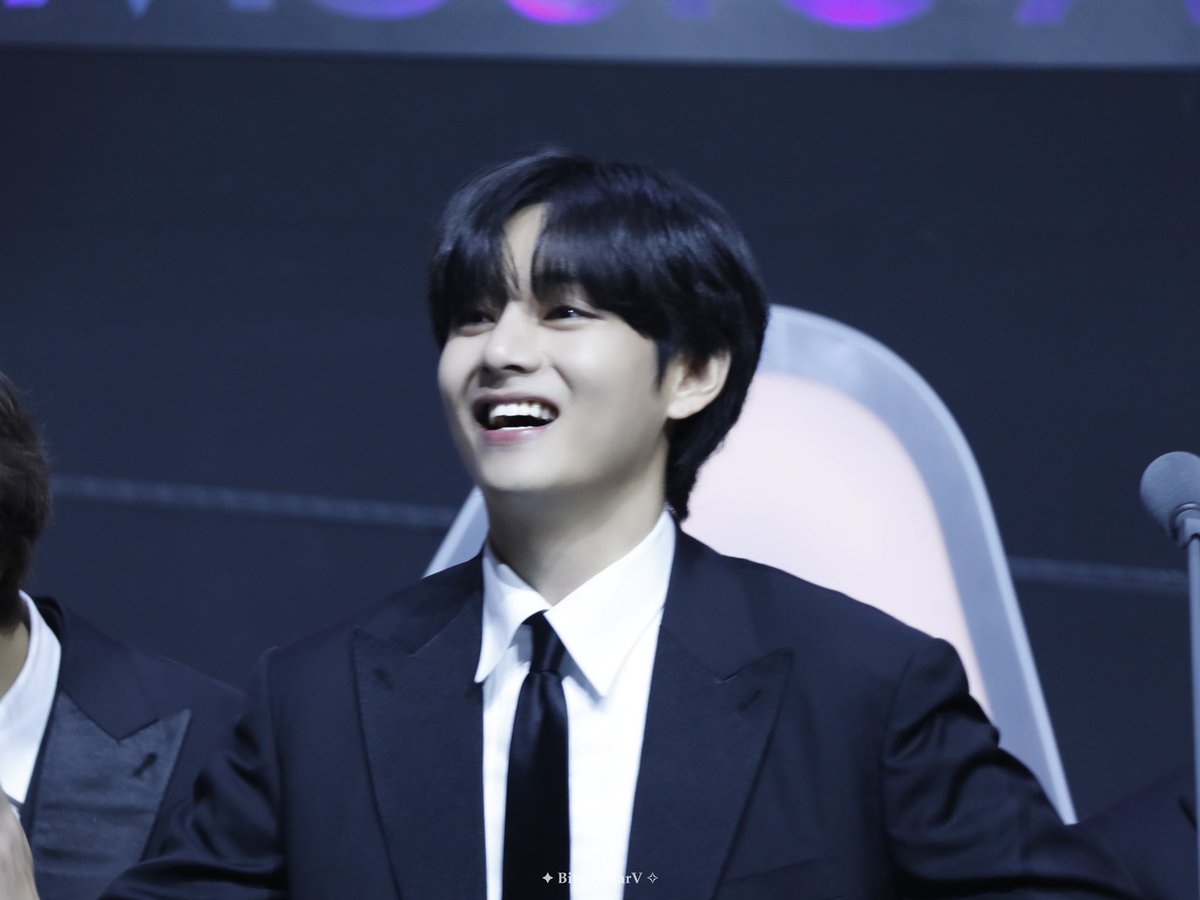BinaryStar_V's tweet photo. HQ 221008 TMA

#뷔 #TAEHYUNG  #김태형 #태태 #テテ #BTS #방탄소년단     
@BTS_twt https://t.co/U0BYXnEjc3