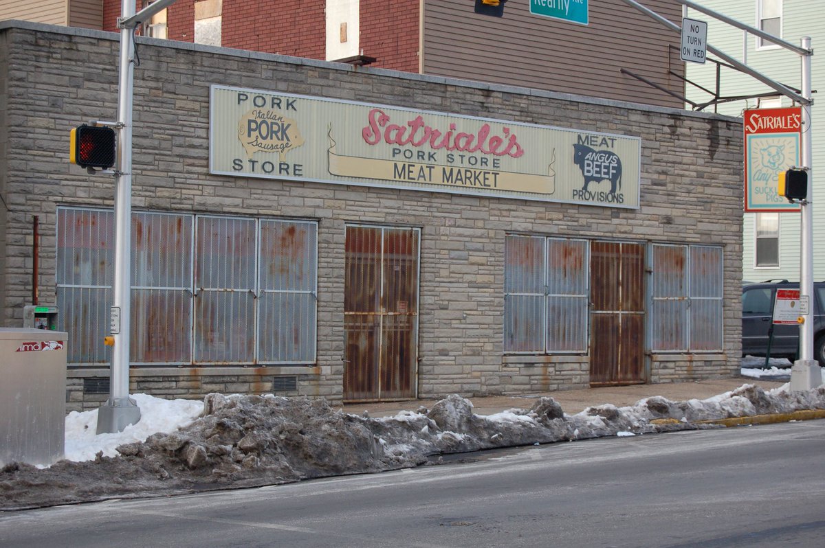 SopranosWorld's tweet photo. Nobody has seen you at your lowest like your neighborhood meat market https://t.co/cZrrdHORvc