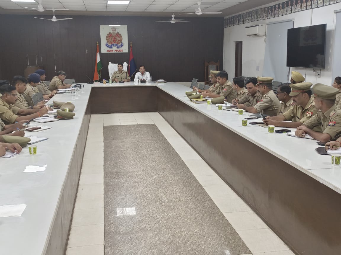 वरिष्ठ पुलिस अधीक्षक आगरा के निर्देशन में पुलिस अधीक्षक नगर आगरा के पर्यवेक्षण में पुलिस लाइन, आगरा में विशेष लोक अभियोजक विनायक वशिष्ट द्वारा एनडीपीएस एक्ट के प्रावधान पर आयोजित कार्यशाला के दौरान अधिनियम से संबंधित बिंदुओं को रखा गया।