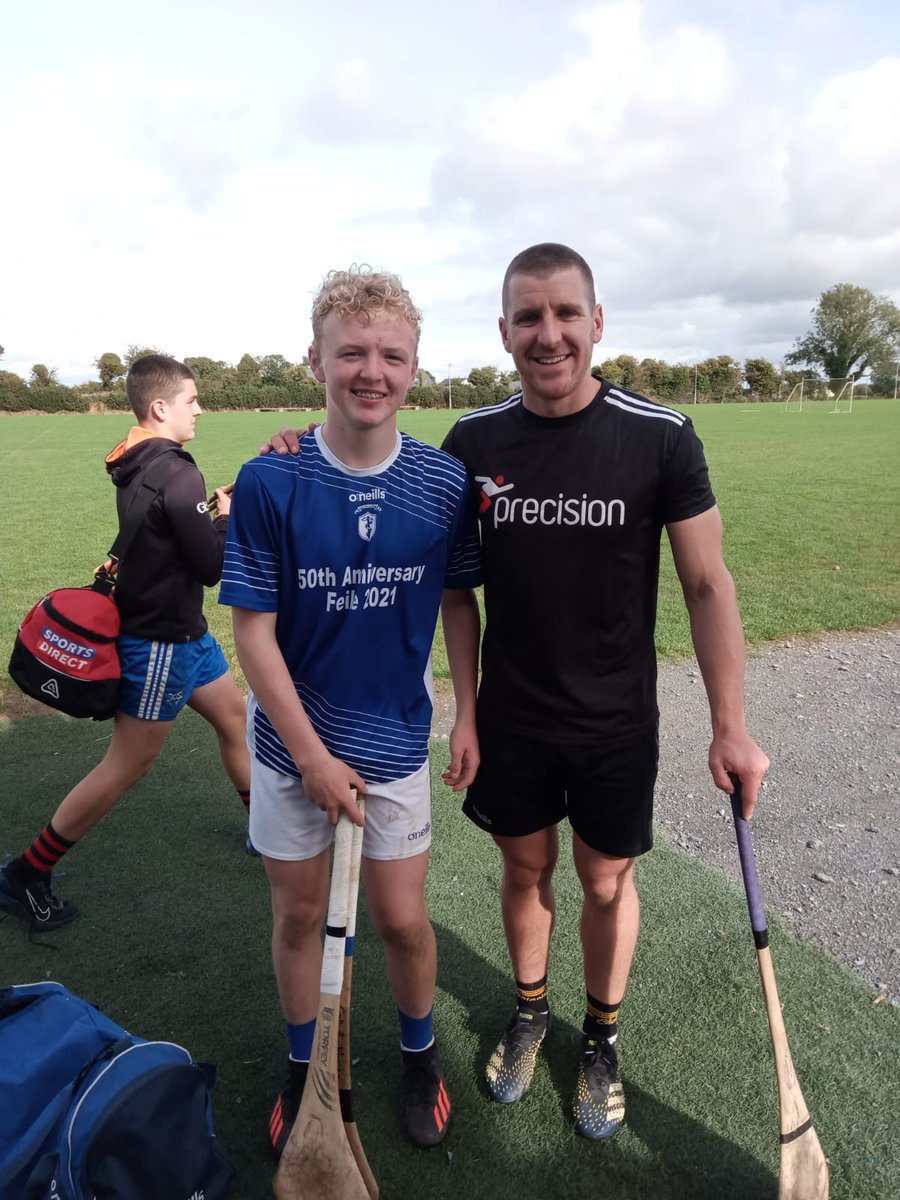 DeirdreKelly8's tweet photo. A fantastic dayfor the Goalkeeper training session with @eoinscruff &amp; @ColmCal1 &amp; Co. Making the No.1 the No.1 focus. We need this to be an integral part of all club GAA training from underage up @KildareGaaCandG @CillDaraHurling @johndoran86 @Naasjuvhurling @SHNaas15 @NaasGAA https://t.co/uRrK3gjUTB