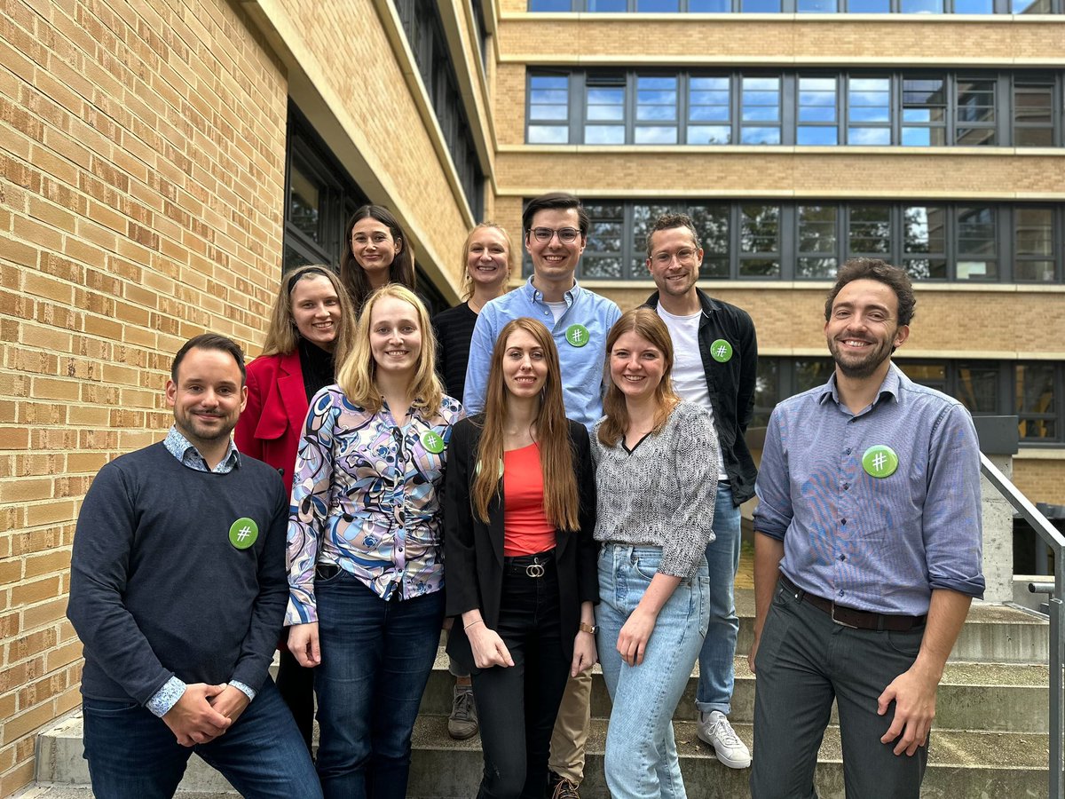 HashtagGesund's tweet photo. Der neue Vorstand ist gewählt! Alles Gute und herzlichen Glückwunsch an das neue Team 🤗🥳 Weitere Infos folgen… - wir feiern nun erst einmal 🍹 (Foto: Teile des ehemaligen und des neuen Vorstandes) #GesundheitMV https://t.co/hAIoLvU2RZ