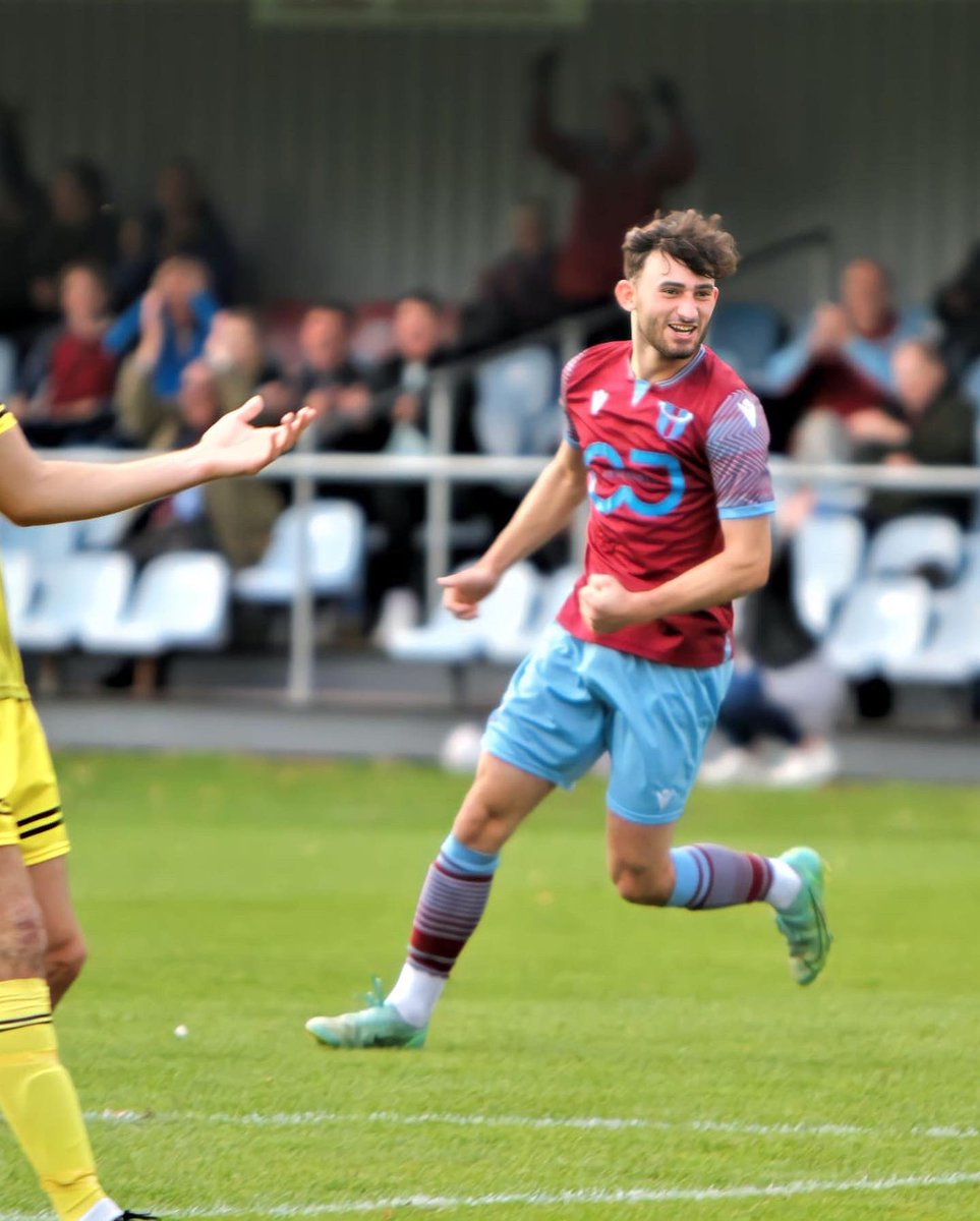 Westfieldsfc1's tweet photo. 68’ #Fields make it 5 after great work from @joshuahunt93 setting up @MuirheadArchie to score 1-5🔵🟡 https://t.co/tIv9GEAm7K
