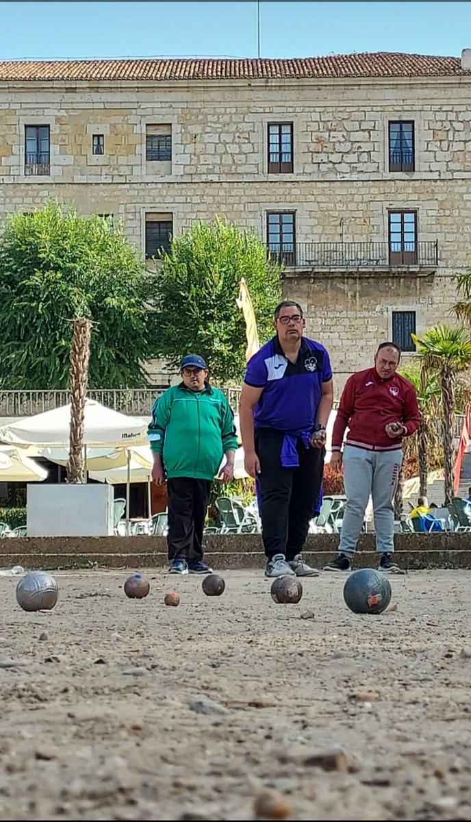 Brianclubdepor's tweet photo. Estupenda jornada de petanca en Huertas del Obispo con campeonato @fedeacyl gracias a #clubpetancasotillo por acompañarnos .
@PMDPalencia @FSanCebrian @PlenaCyL https://t.co/GvUMJzVcEe