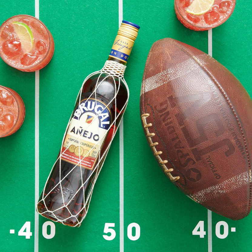 luekensliquors's tweet image. 🏈Punts &amp;amp; punch for this football weekend! Bring your crowd to its feet with a Brugal Rum Punch!

Now at Luekens, receive a FREE 2L of Coke with the purchase of Brugal Anejo or Extra Dry Rum 1.75L

Score this amazing tailgate worthy deal now at any Luekens location! #brugalrum